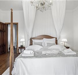 4-5 bedroom villa with Split City and Sea Views sleeps 8-10